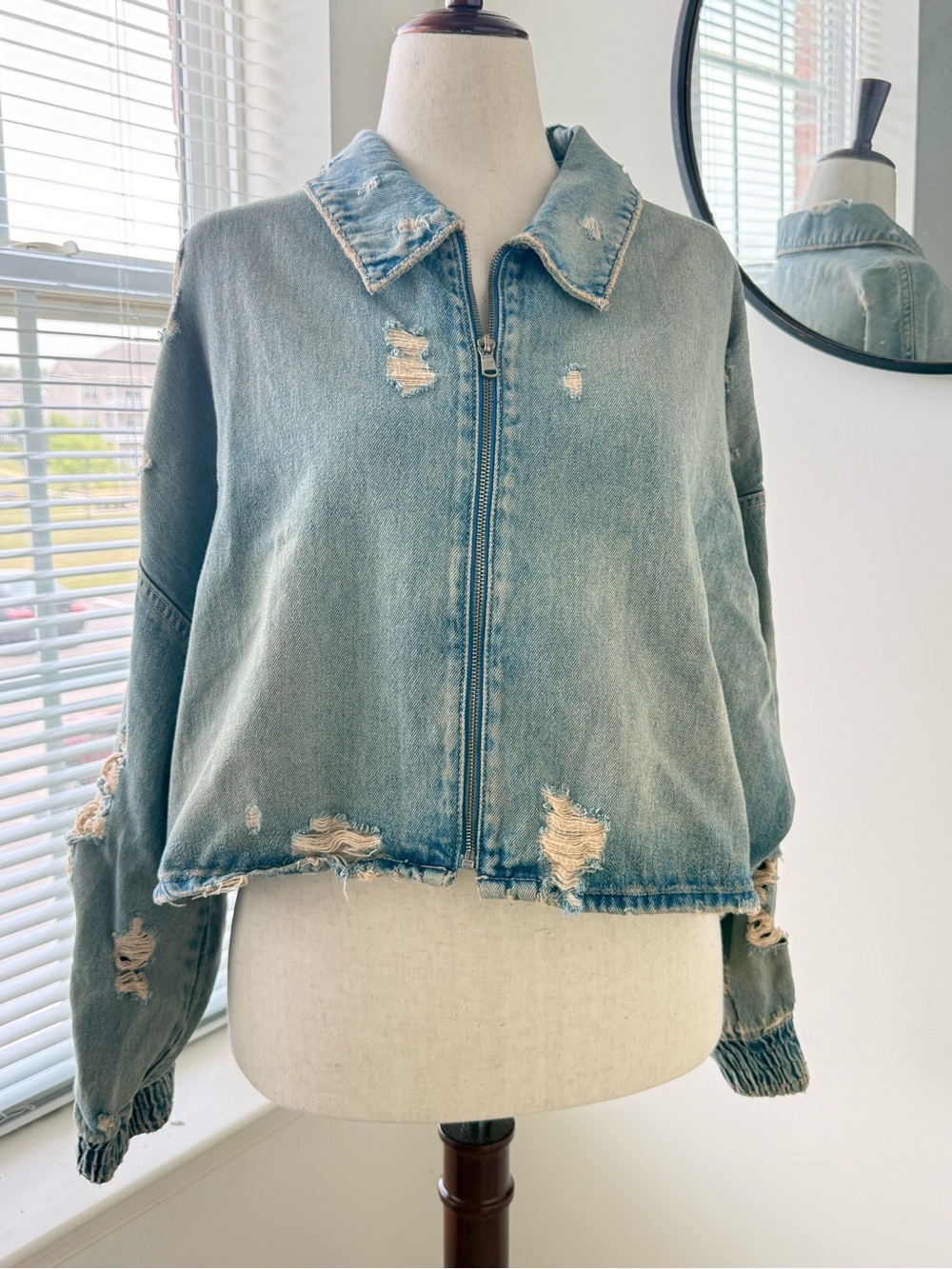 Zara Cropped Distressed Jean Jacket - blue